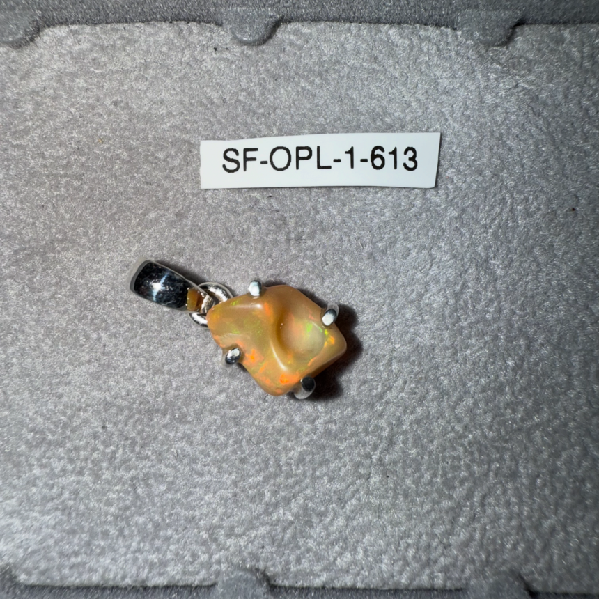Pendentif Opale 613